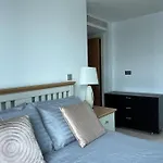 Central London River View Apartment
